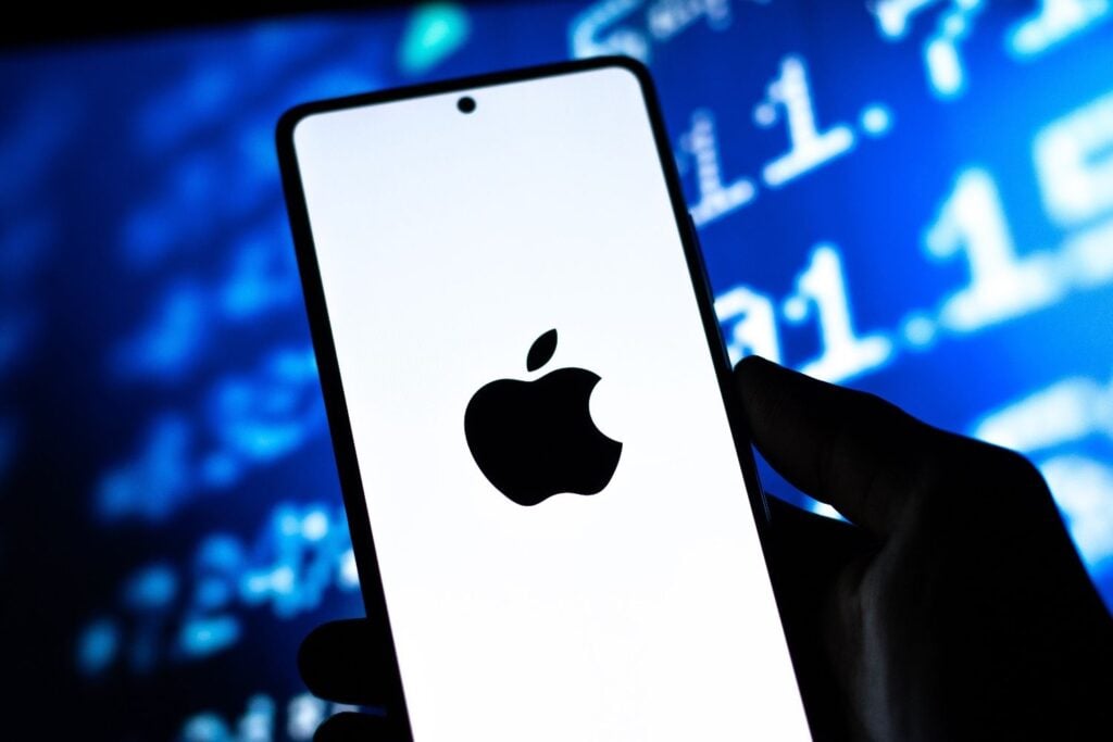 Machine learning algorithm sets Apple stock price for iPhone Fold September 9 launch thumbnail