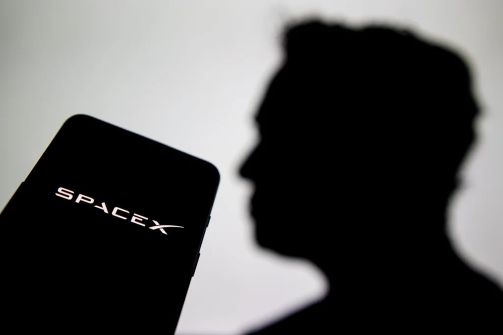 $10,000 invested in SpaceX stock 2 months ago is now worth thumbnail