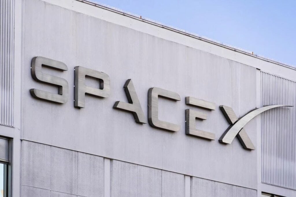 SpaceX short volume soars to 2-week high; Here’s what’s next for SPCX stock thumbnail