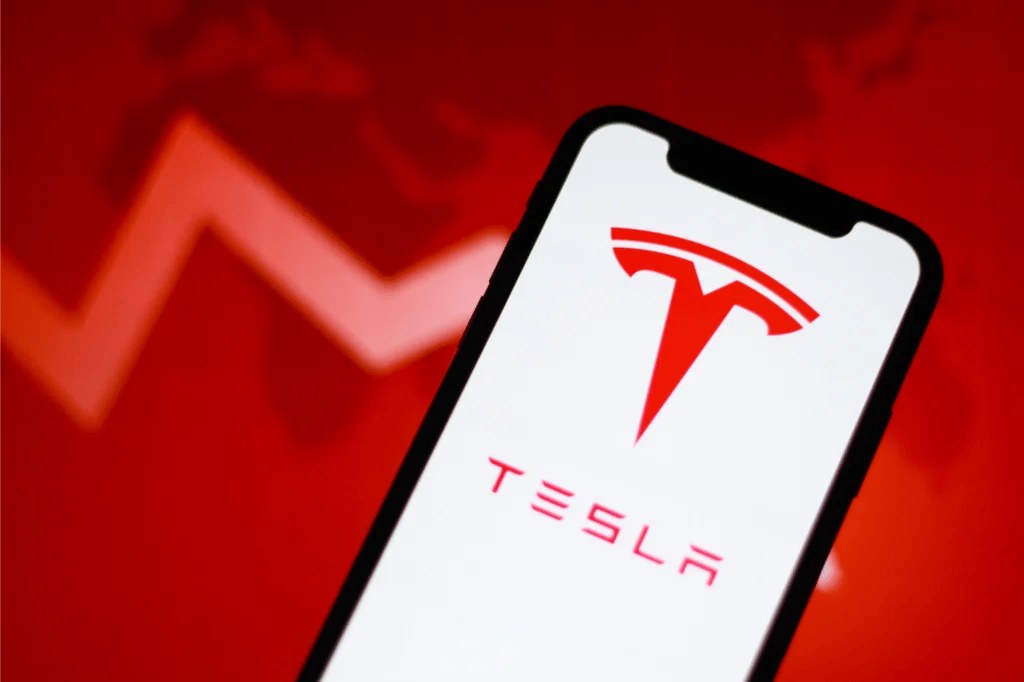 Tesla stock will crash to $24, warns Wall Street expert thumbnail