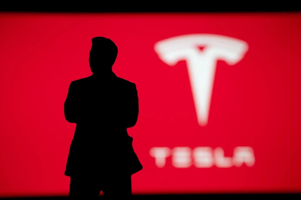 Wall Street analysts set Tesla stock price target for 12 months thumbnail