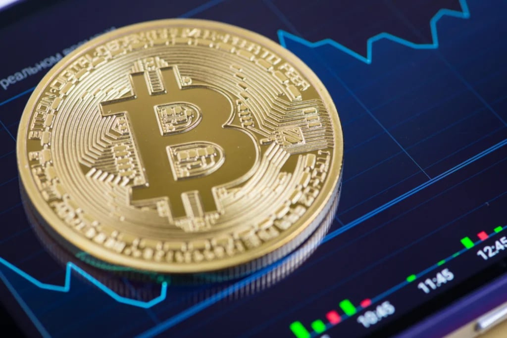 Analyst warns U.S. midterm elections could spark ‘Bitcoin dump’ thumbnail