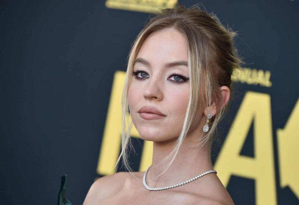 Does Sydney Sweeney Hold XRP? Cardano’s Hoskinson Weighs In thumbnail