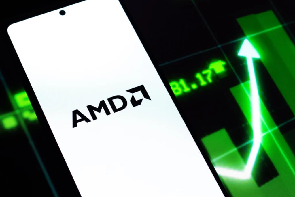 Wall Street analyst raises AMD stock forecast for 12 months thumbnail