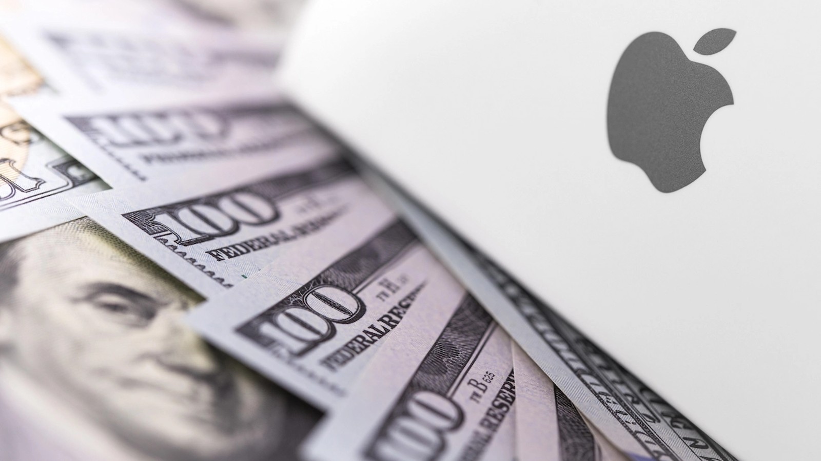 Machine learning algorithm predicts Apple stock price on August 1, 2026