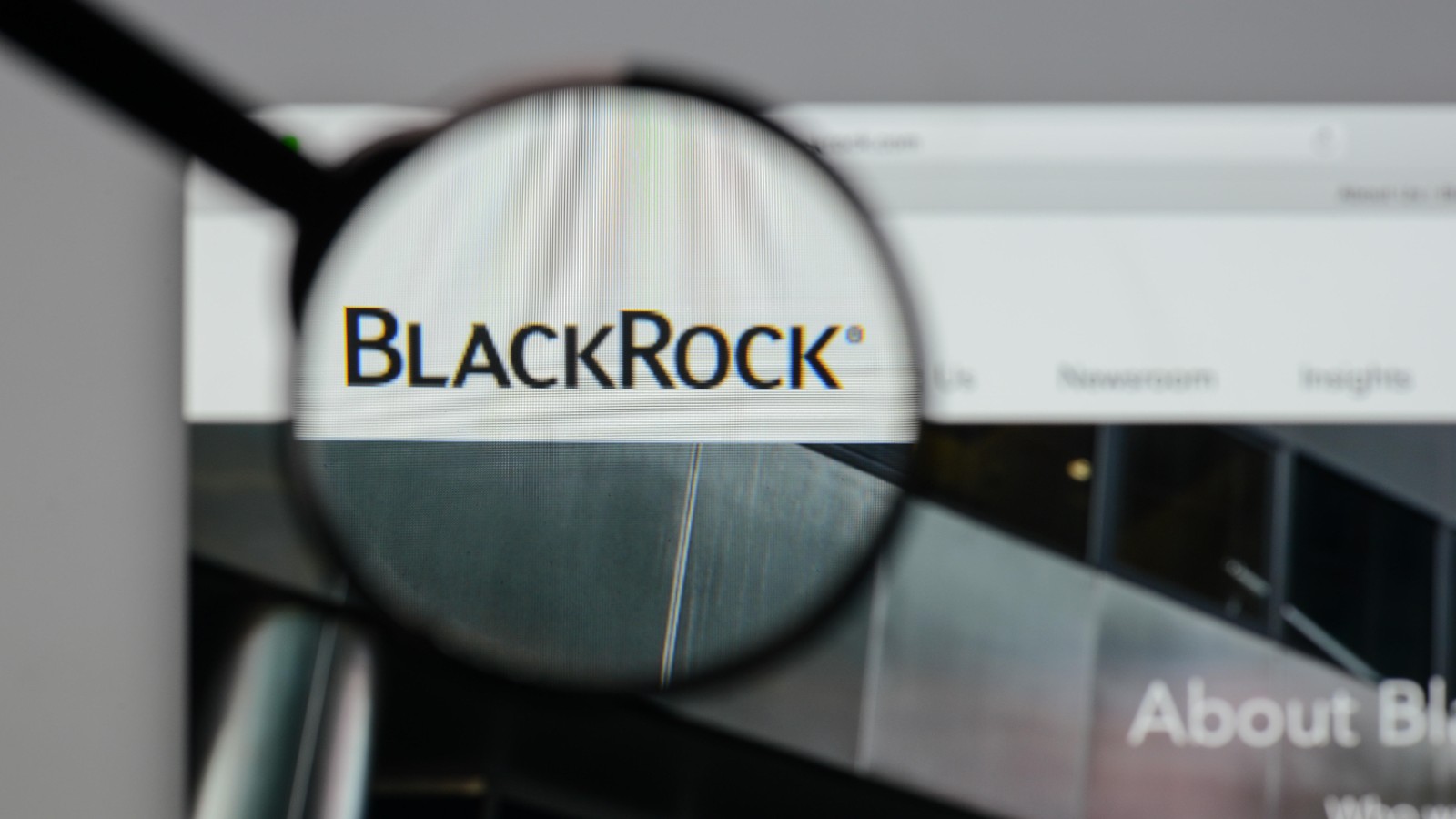 BlackRock ends the week dumping millions worth of these 2 cryptocurrencies
