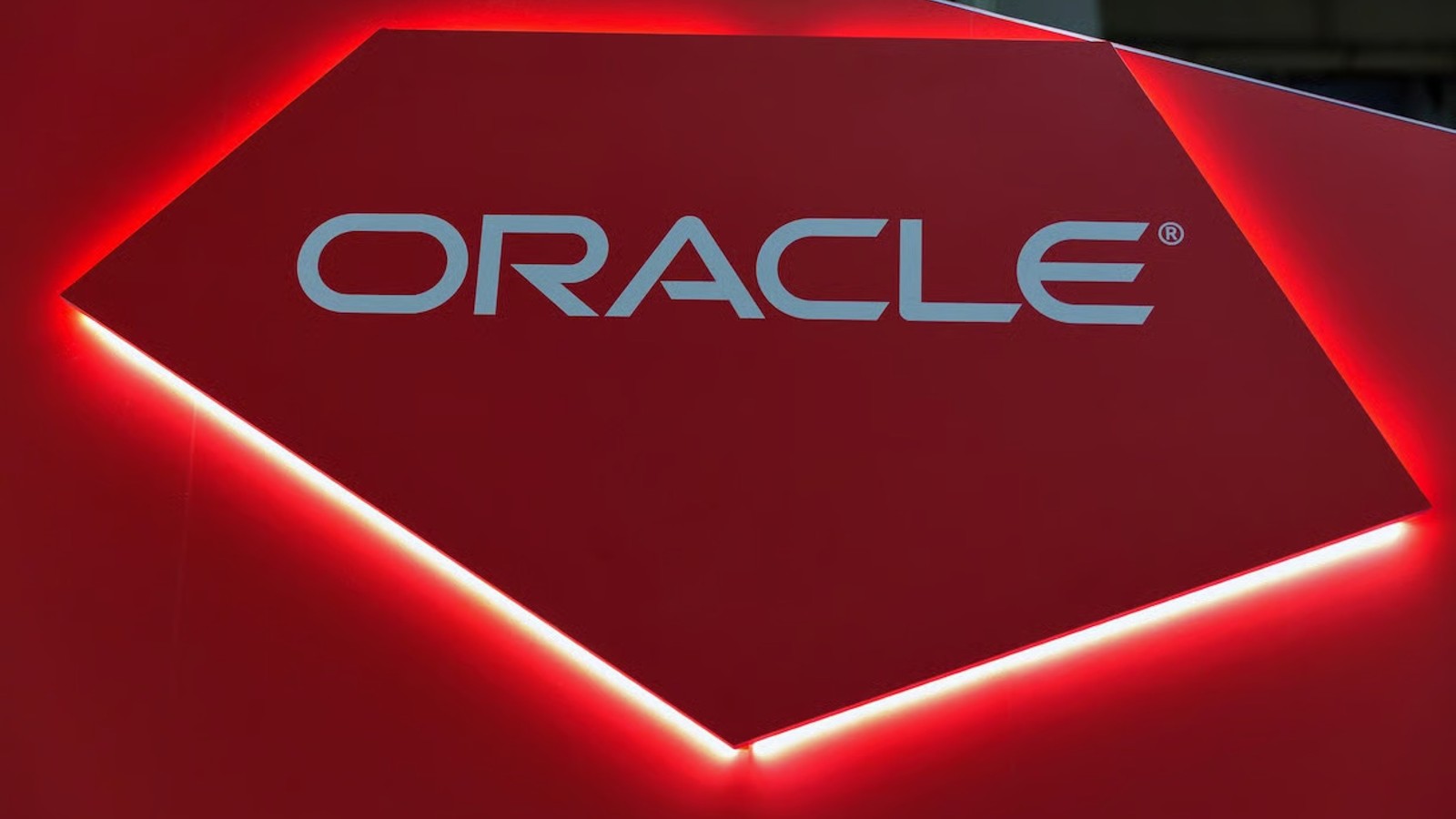 Machine learning algorithm sets Oracle stock price for September 30, 2026