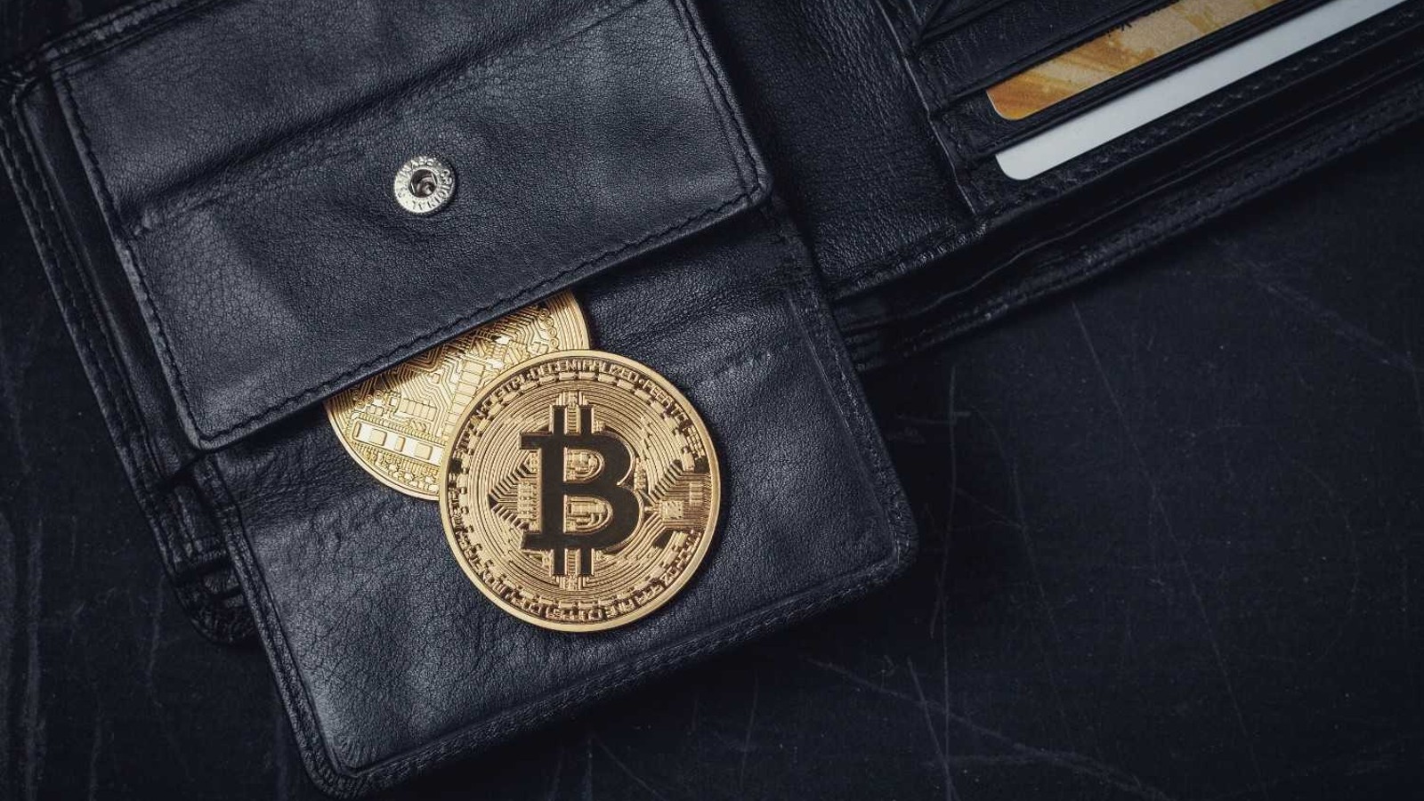 Trezor warns customers after shipping provider data exposed