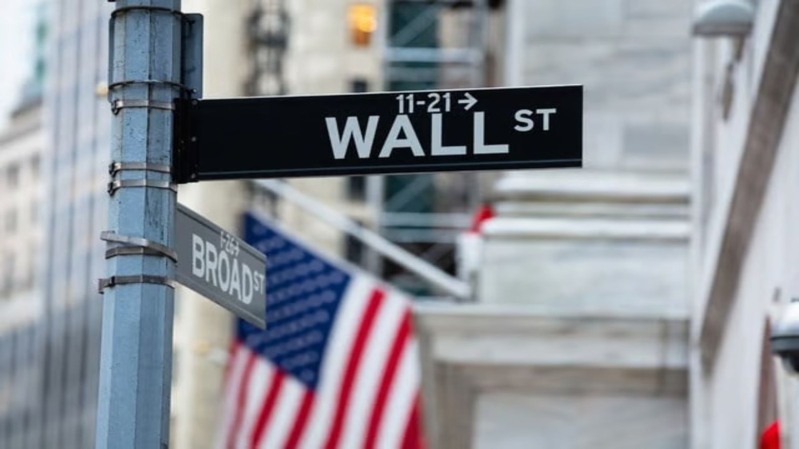 A nasty S&P 500 warning just blinked red