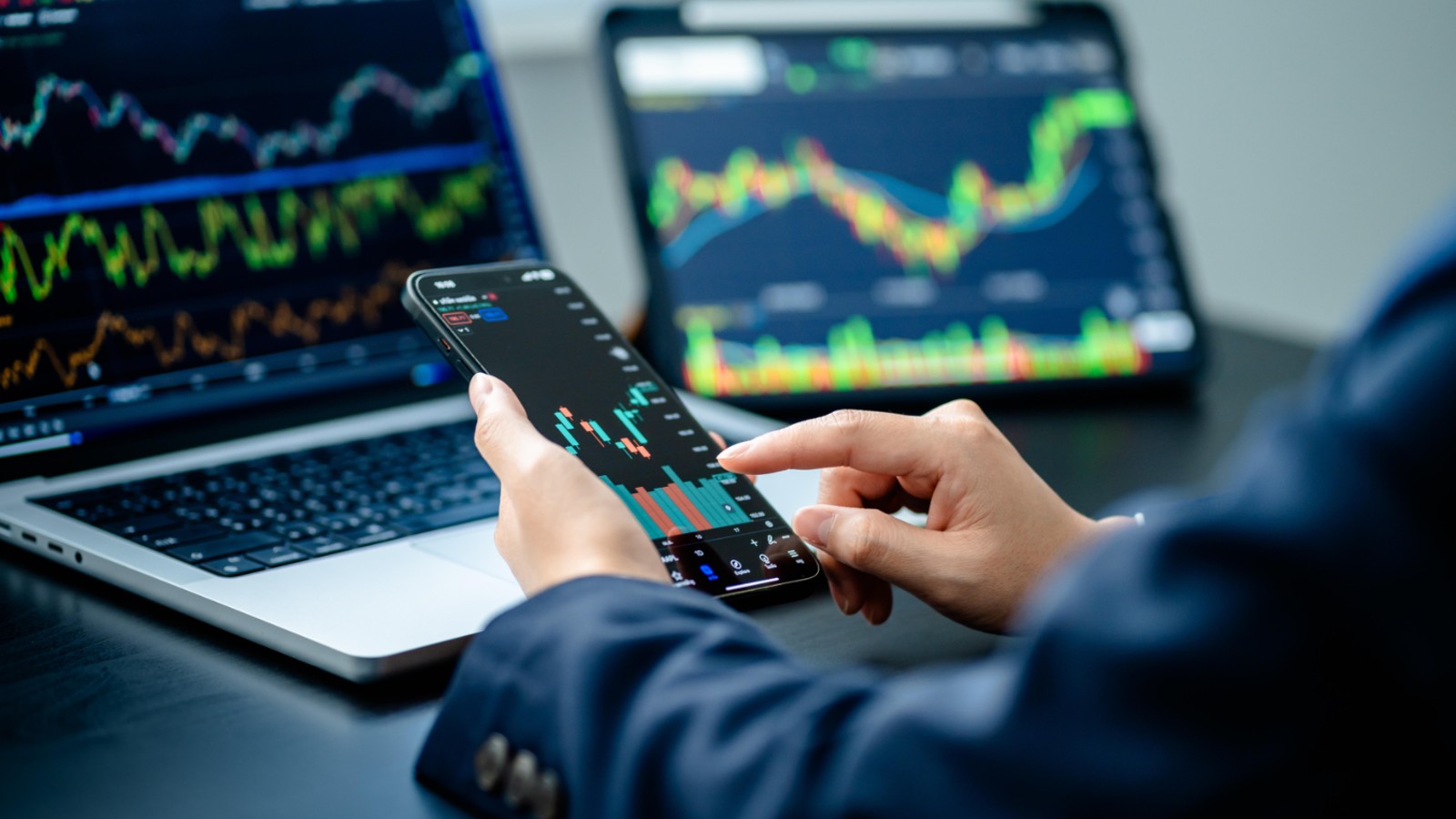 Solana NFT Creator Turns $1,491 Into $1.2 Million Trading Memecoin in 7 Hours